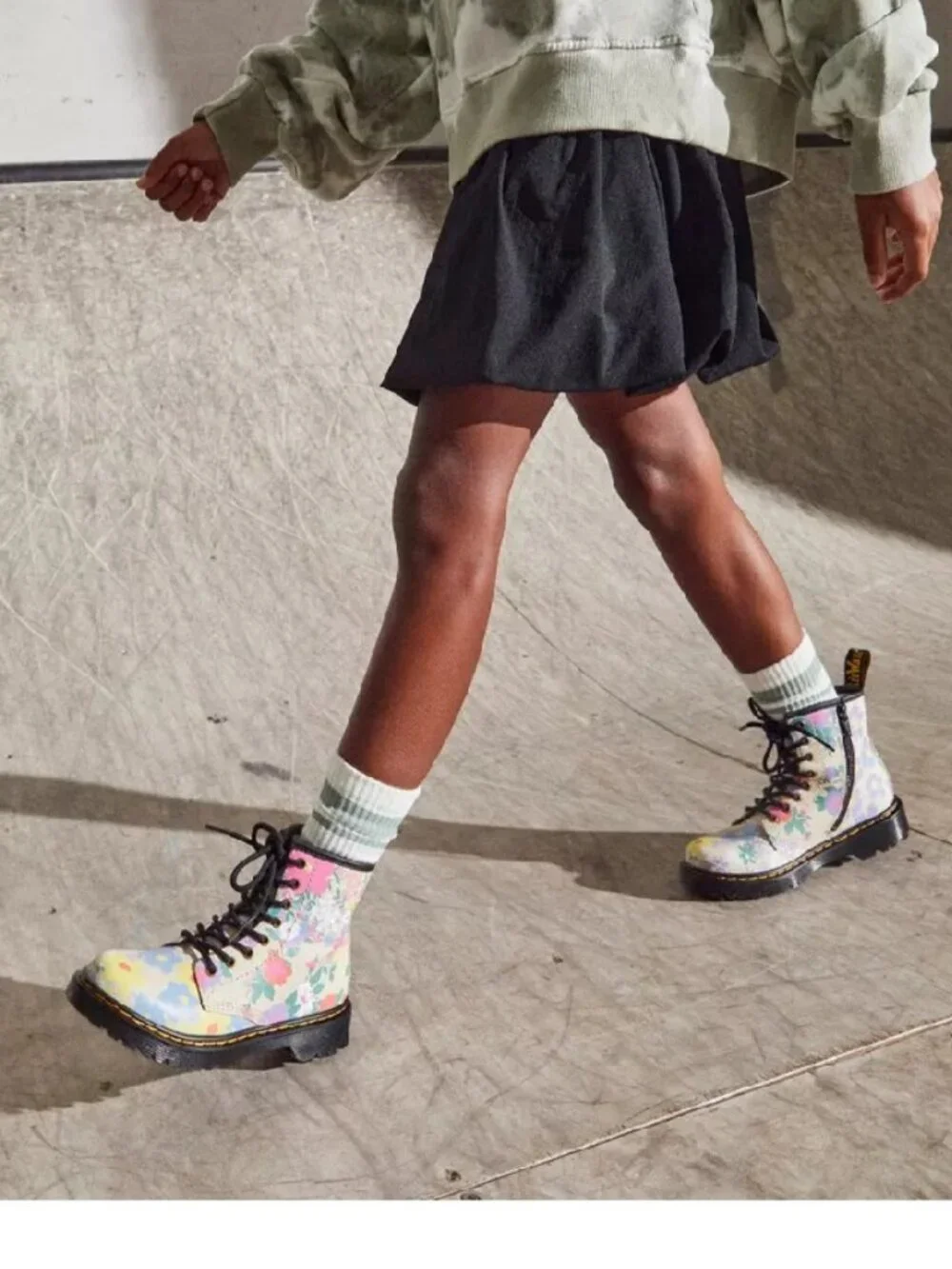 Dr. Martens Floral Boots 36 EUR